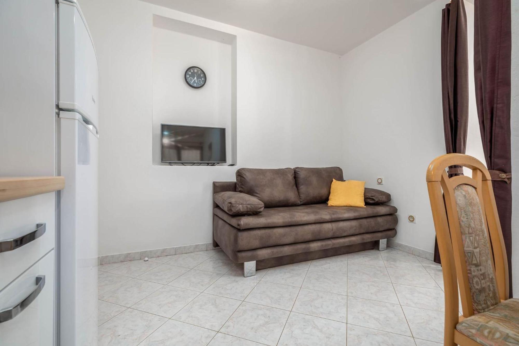 Lovely Apartments In Valbandon Fažana Exterior foto